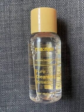 ma:nyo Pure Cleansing Water Sensitive